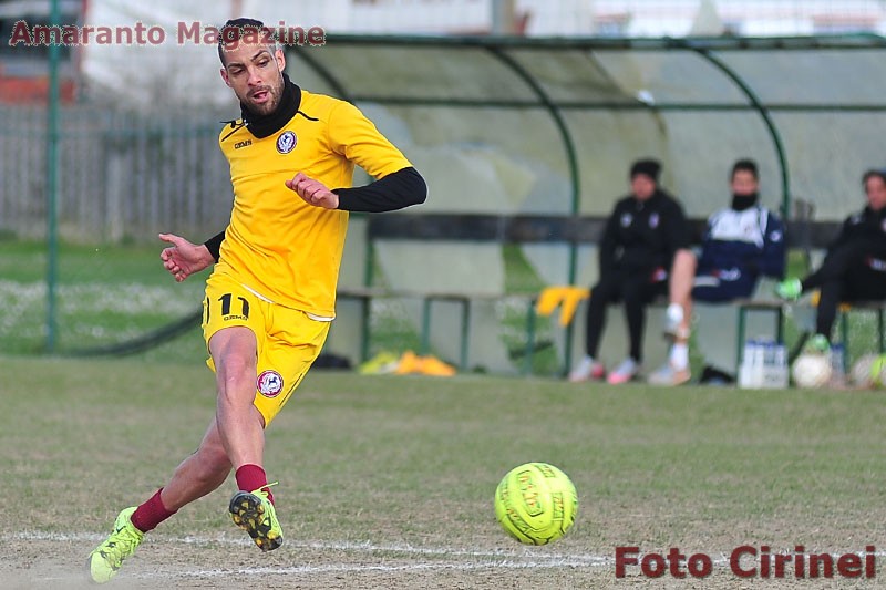 Ettore Mendicino in cerca del primo gol amaranto